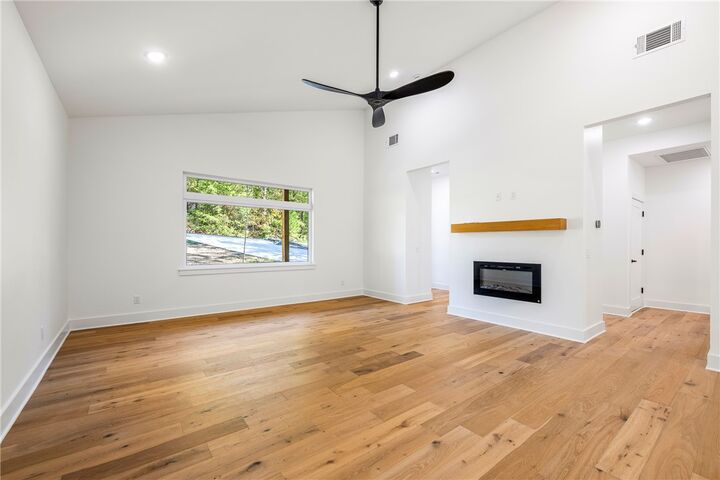 Property Photo:  8 Wigtown Lane  AR 72715 