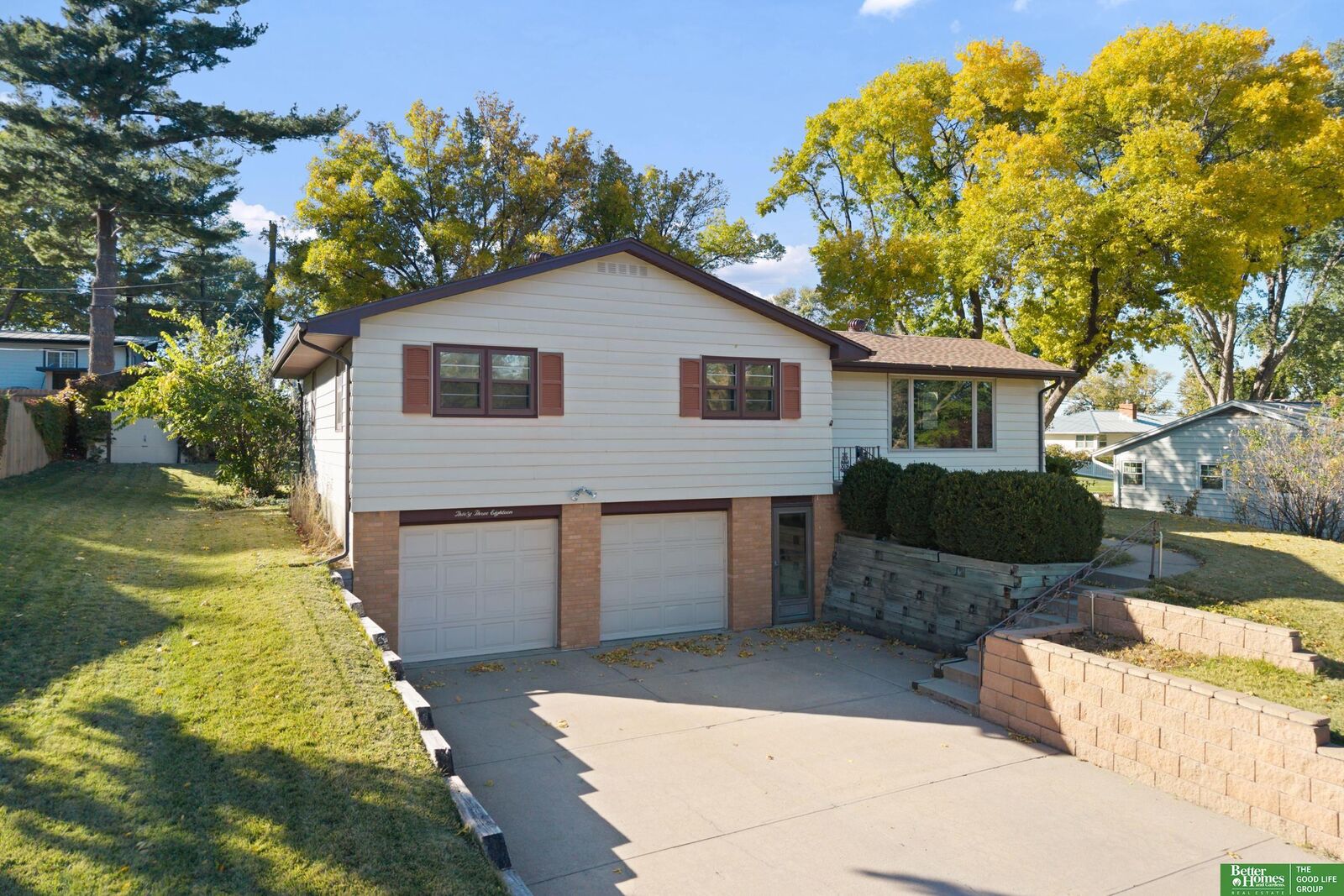 Property Photo: 3318 S 106 Street NE 68124