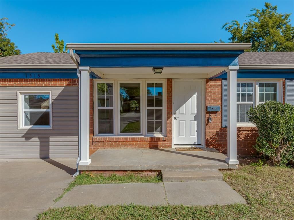 Property Photo:  1515 Downing Street  OK 73120 