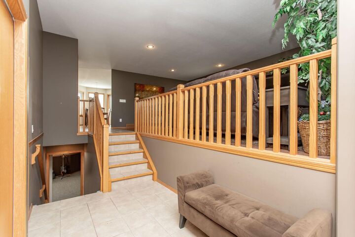Property Photo:  179 Douglas Avenue  AB T4R 2G2
