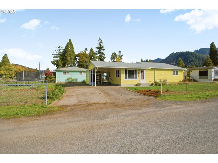 Property Photo: 76395 River Rd OR 97463