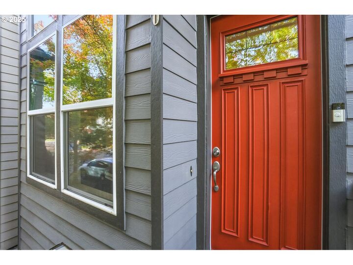 Property Photo:  8810 SE 12th Ave  OR 97202