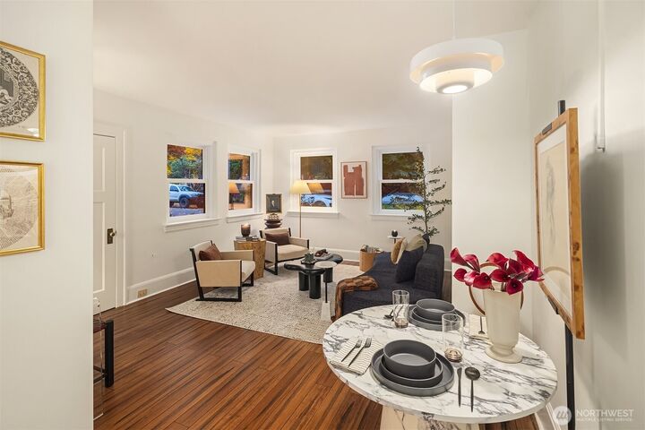 Property Photo:  1112  Broadway  E 102  WA 98102