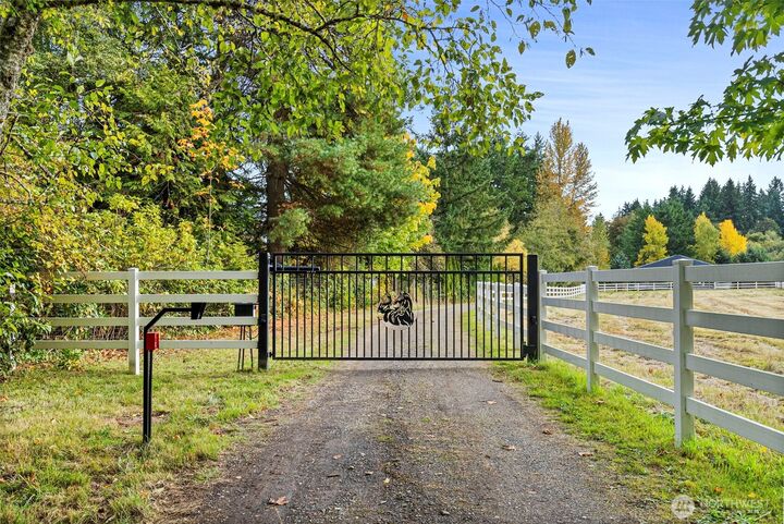 Property Photo:  4225  26th Avenue NE  WA 98516 