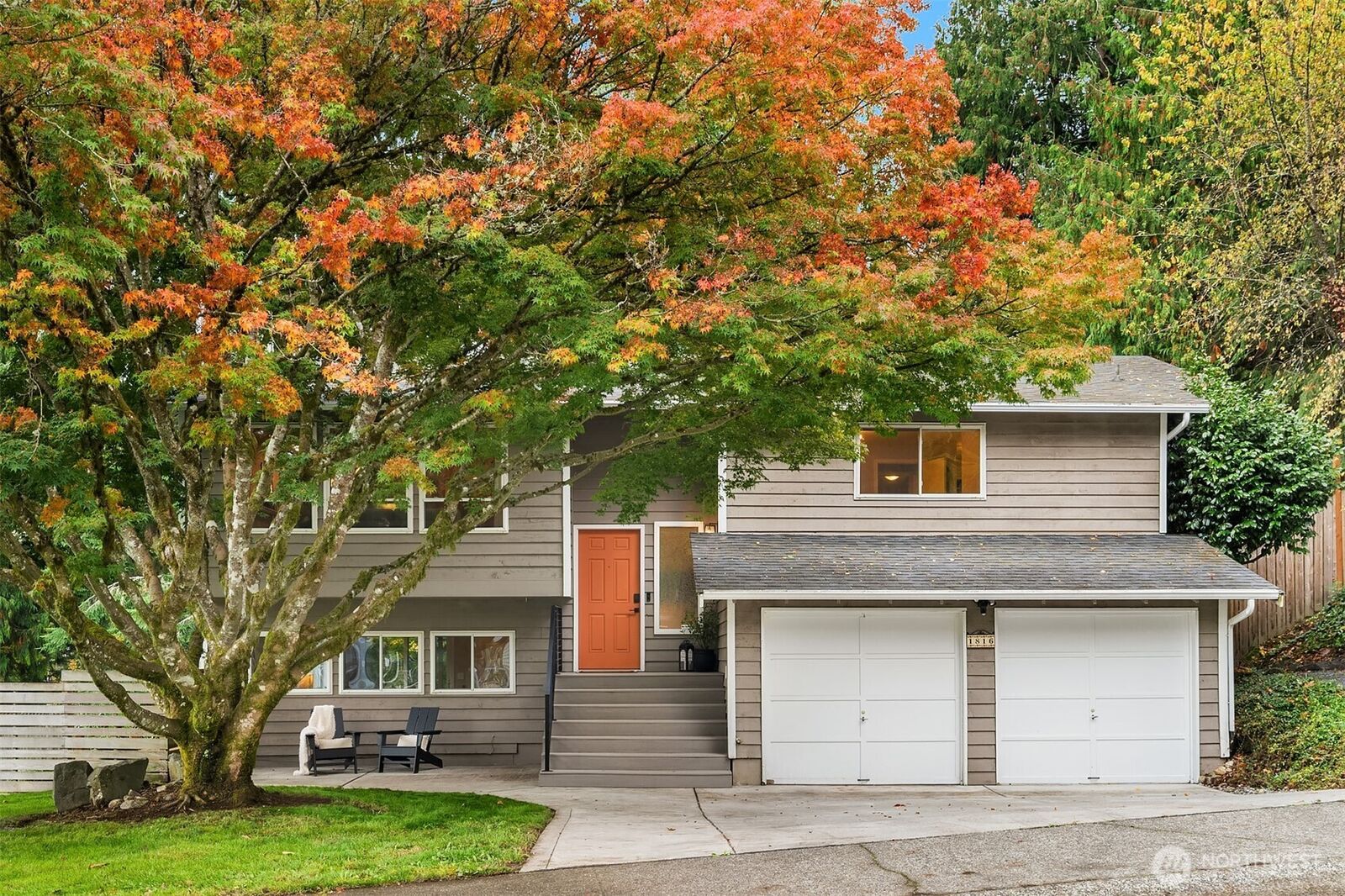 Property Photo:  1816  171st Place SE  WA 98012