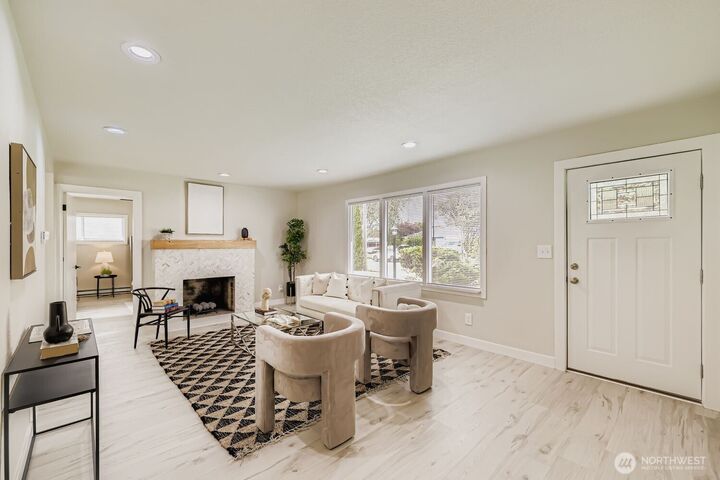 Property Photo:  2408  6th Street  WA 98201