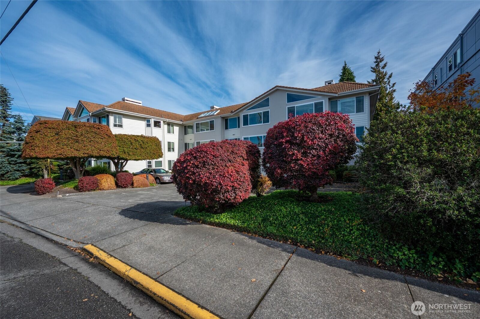 Property Photo: 233 3rd Avenue S 304 WA 98020