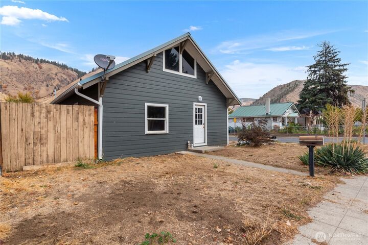 Property Photo:  300  River Street  WA 98815