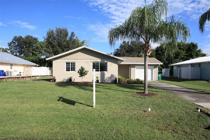 572 Orange Avenue  Sebastian FL 32958 photo