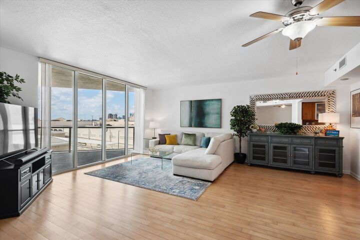 Property Photo:  1819 SE 17th Street 901  FL 33316 