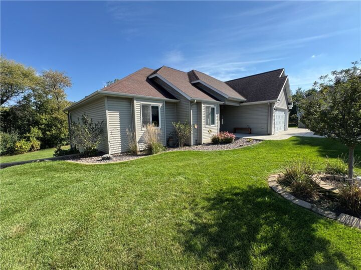 Property Photo: 1811 W Ridge Court WI 54703