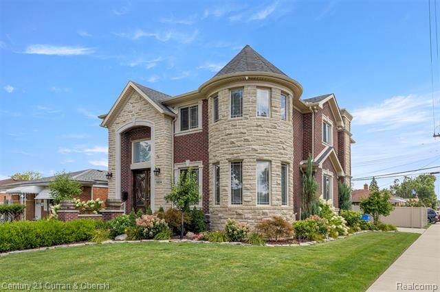 Property Photo:  6804 Centralia Street  MI 48127