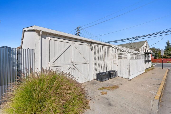 Property Photo:  901 River Street  CA 95060