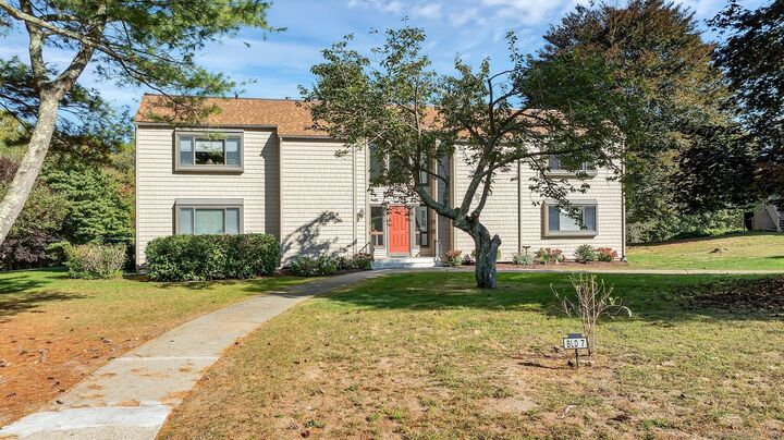 Property Photo:  91 Riverview Road Apt 7B  CT 06357 
