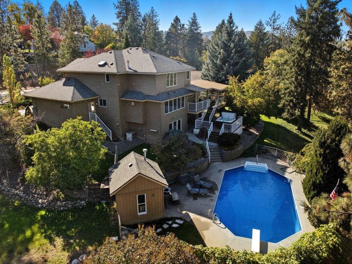 Property Photo:  12323 E Sioux Cir  WA 99206