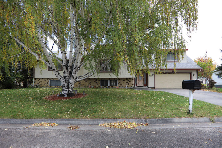 Property Photo: 719 Fullerton Avenue WY 82834