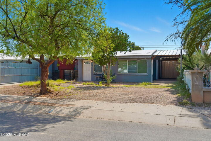 Property Photo: 3738 E Shepherd Place AZ 85713