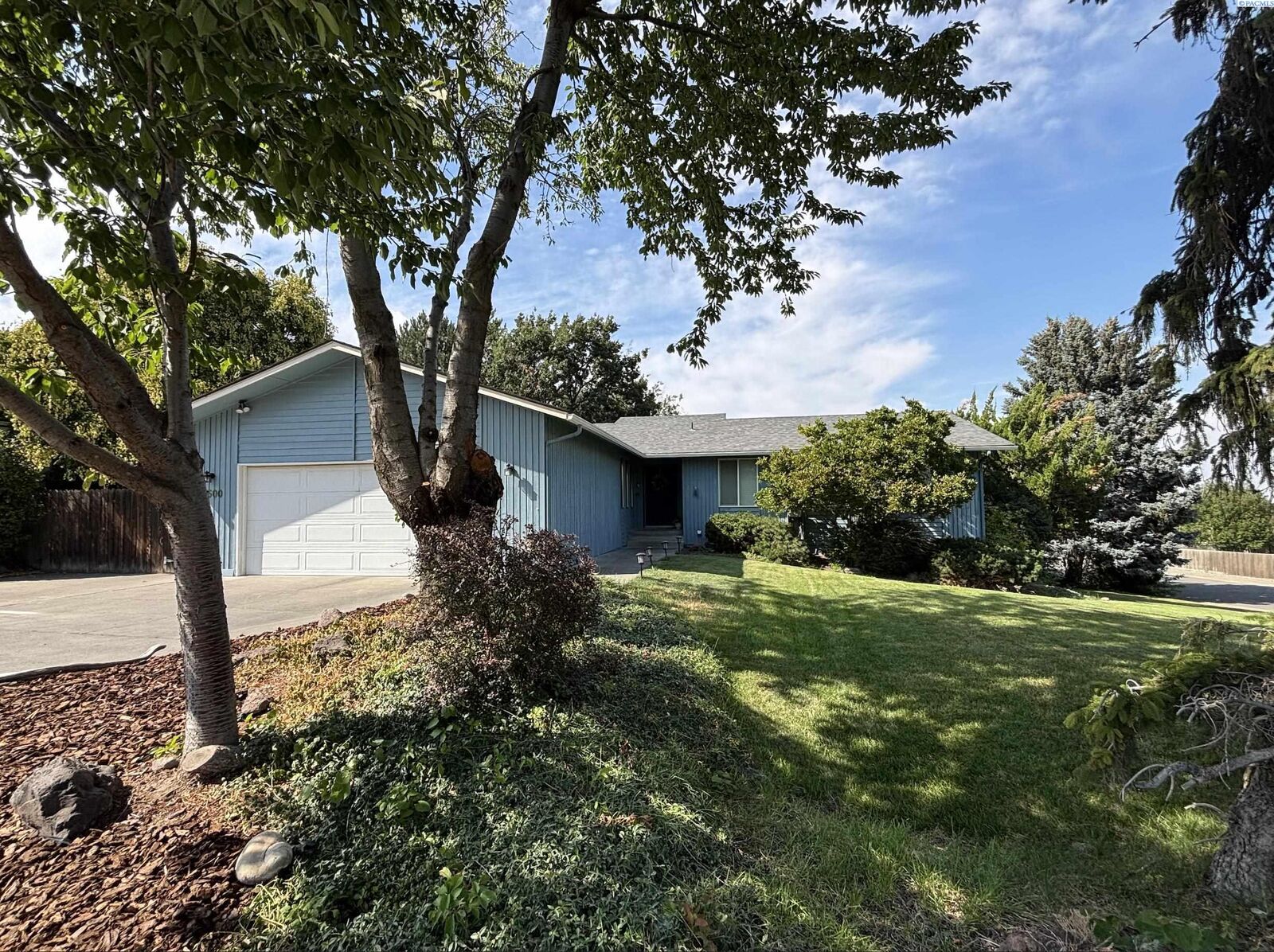 Property Photo:  5500 W 26th Ave  WA 99338 
