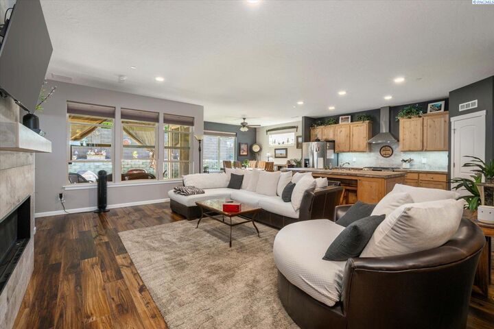 Property Photo:  4356 Corvina St  WA 99352 