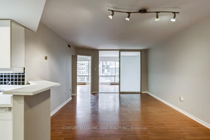 Photo de la propriété:  1001 Bay Street 811  ON M5S 3A6
