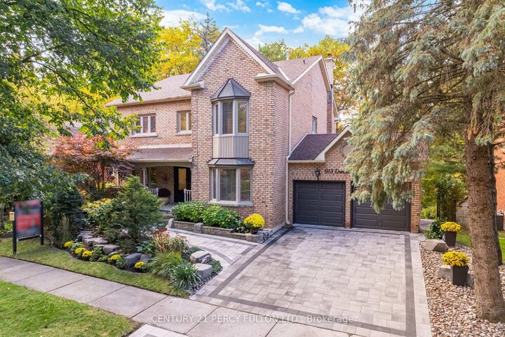 913 Duncannon Drive  Pickering ON L1X 2M4 photo