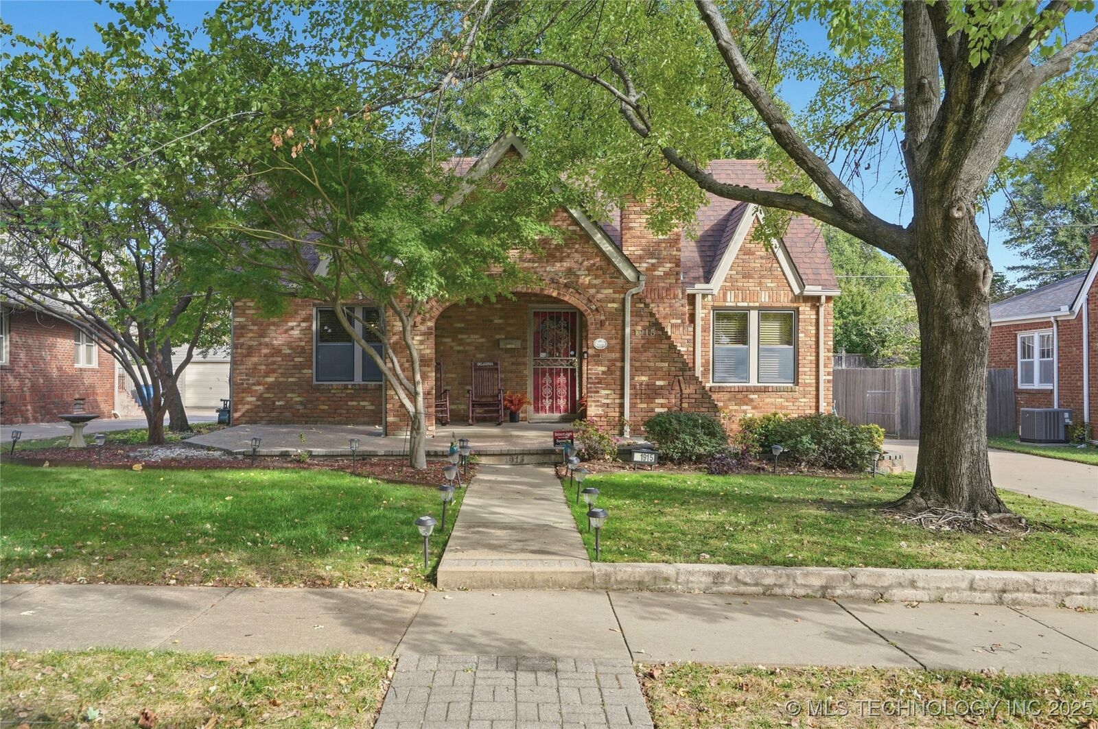 Property Photo:  1915 S Delaware Place  OK 74104 