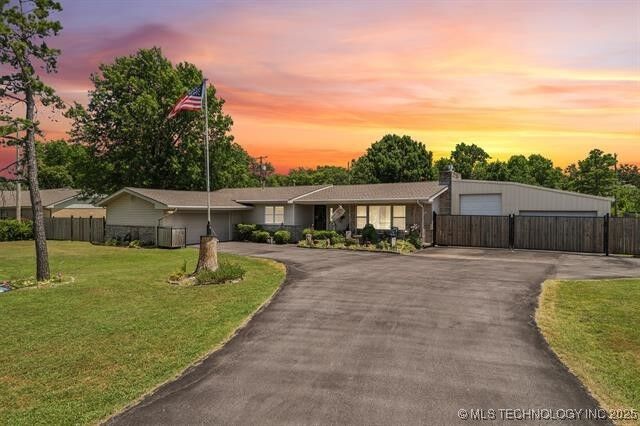 Property Photo:  8244 E 37th Street  OK 74145 