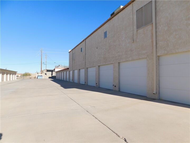 Property Photo: 2301 McCulloch Blvd Unit L AZ 86403