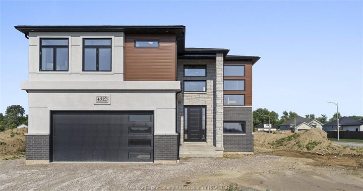 4512 Ursula  Comber ON N0R 1A0 photo