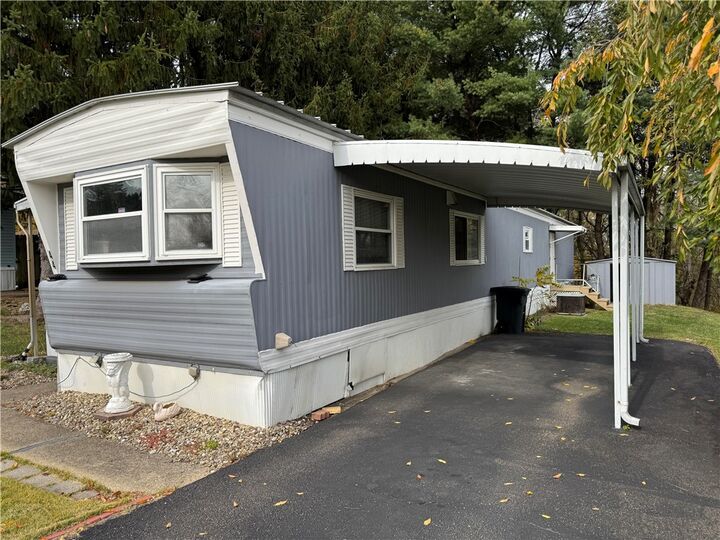 Property Photo: 44 Concord Circle PA 15042