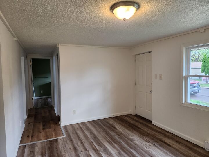 Property Photo:  6 Stewart Avenue  OH 43140