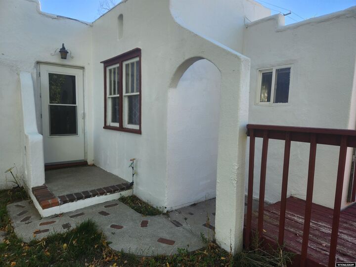 Property Photo:  1255 Water St  WY 82201