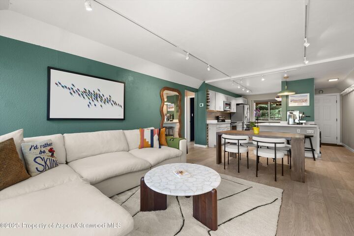 Property Photo:  950 Vine Street  CO 81611 