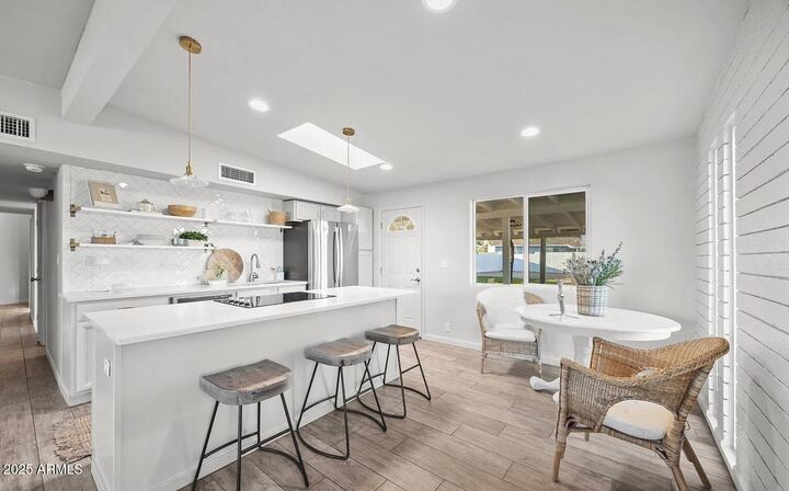 Property Photo: 7802 E Kimsey Lane AZ 85257