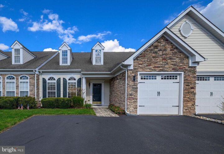 Property Photo:  5 Blue Stream Lane  DE 19967