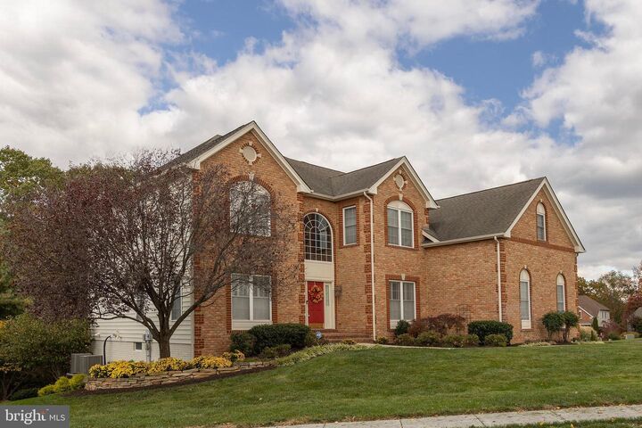 Property Photo:  112 Heath Court  VA 22602