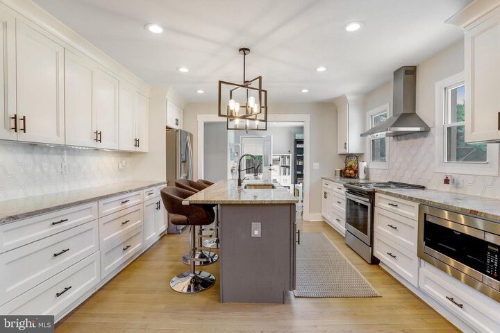 Property Photo:  5101 Redwing Drive  VA 22312
