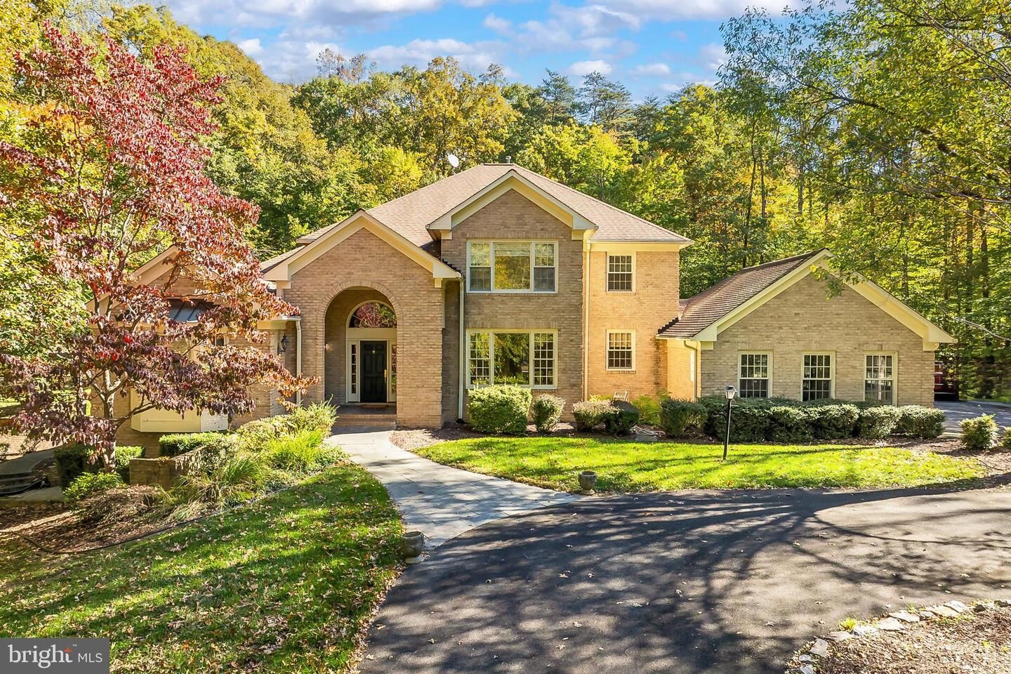 Property Photo:  6645 Rutledge Drive  VA 22039 