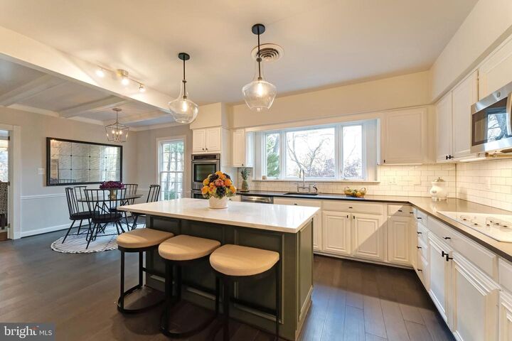 Property Photo:  706 Blueberry Hill Road  VA 22101 