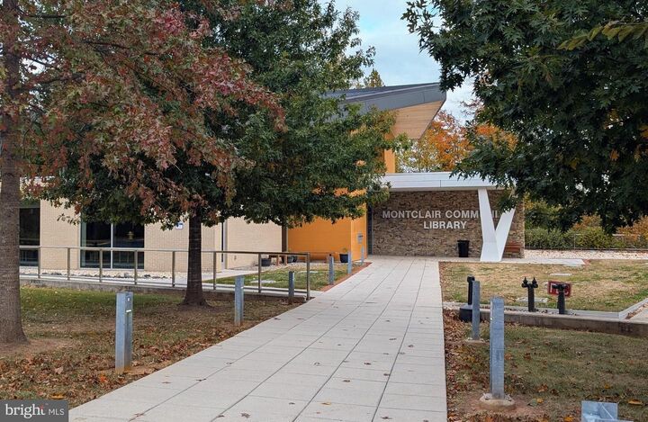 Property Photo:  15521 Port Washington Court  VA 22025