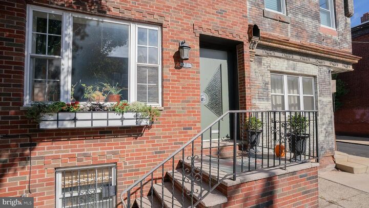 Property Photo:  1329 W Porter Street  PA 19148