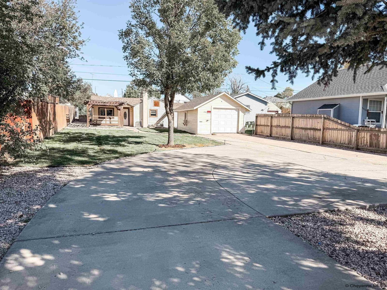 Property Photo:  2410 E 11th St  WY 82001 