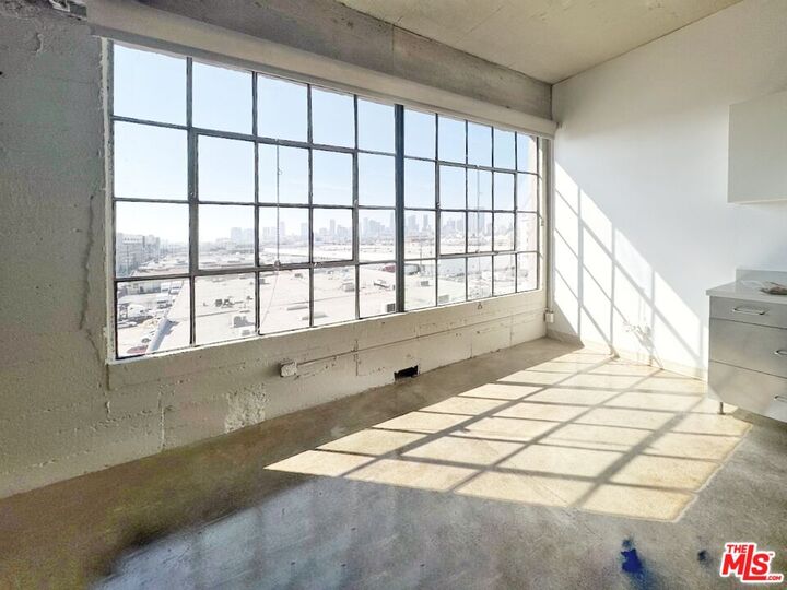 Property Photo:  1855 Industrial St  CA 90021 