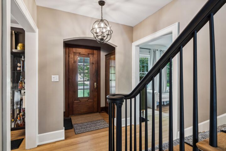 Property Photo: 2564 Sherwood Road OH 43209