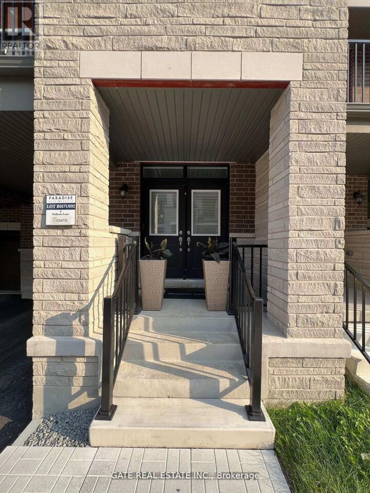 Property Photo: 9 Dallotto Lane ON L1S 0G9