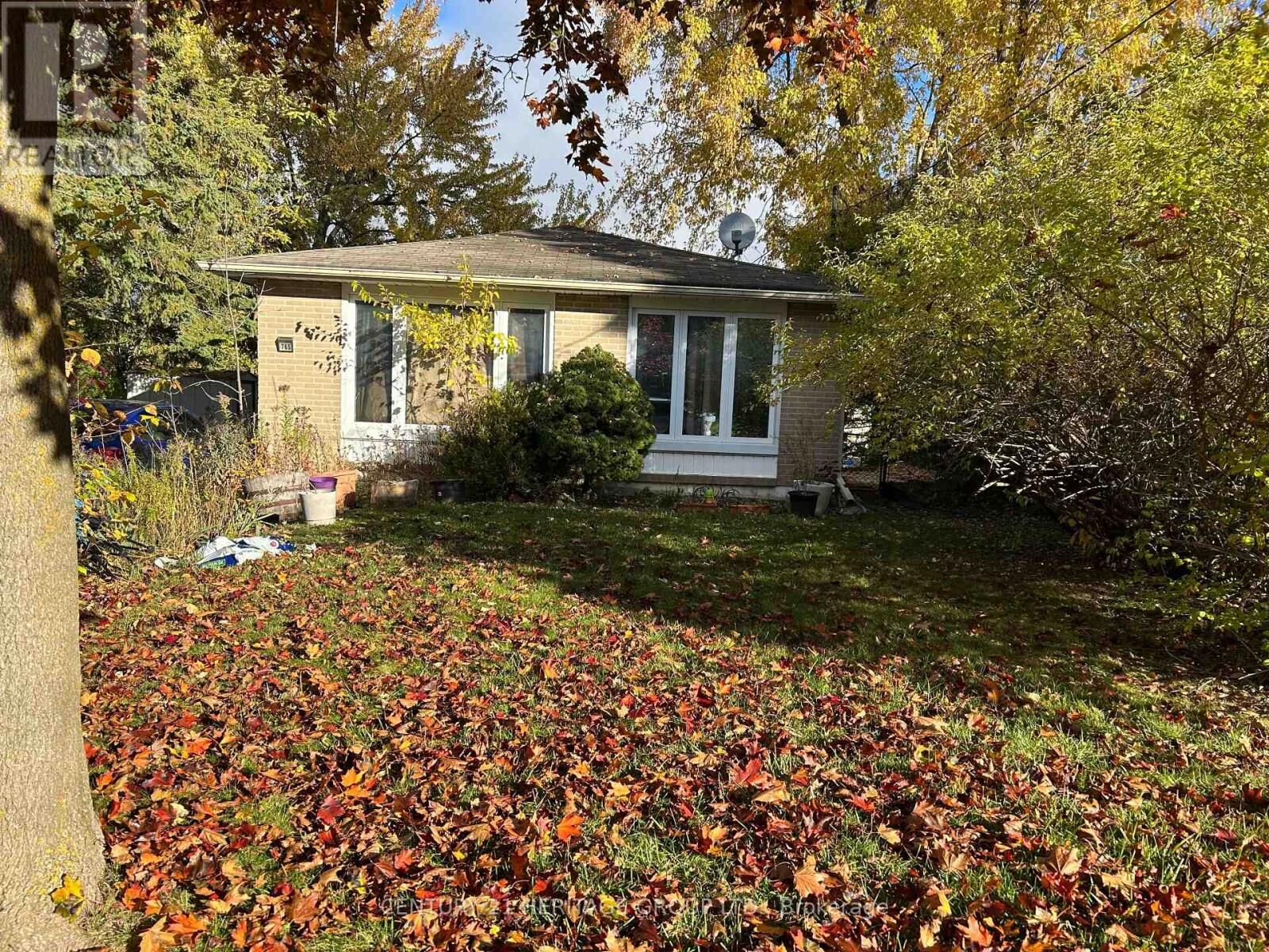 Property Photo:  765 Greenfield Crescent Main  ON L3Y 3B2 