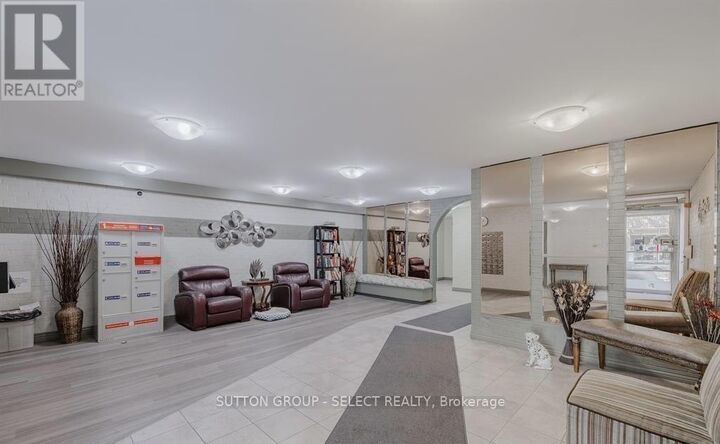 Property Photo:  1102 Jalna Boulevard 408  ON N6E 1X8 