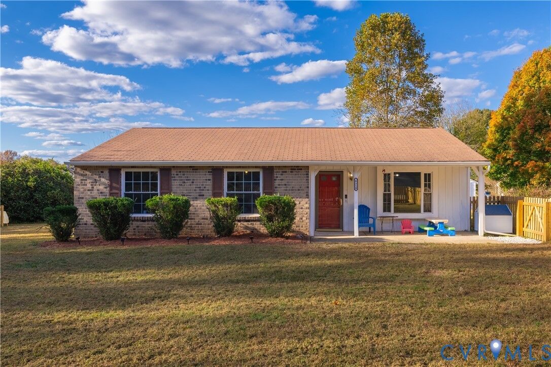 Property Photo: 6310 Dahlia Road VA 23111