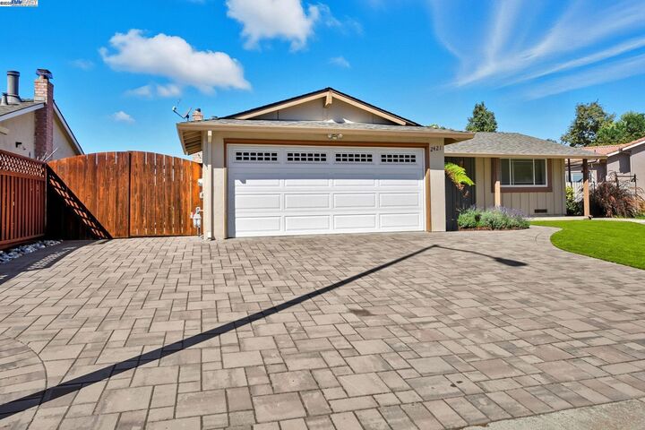 Property Photo:  2421 Maraschino Pl  CA 94587 