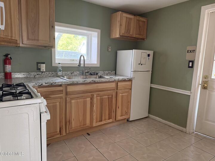 Property Photo:  959 Washington Avenue  NY 12206 